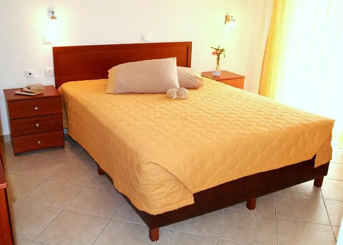 Aloni 4*