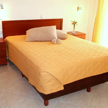 Aloni 4*