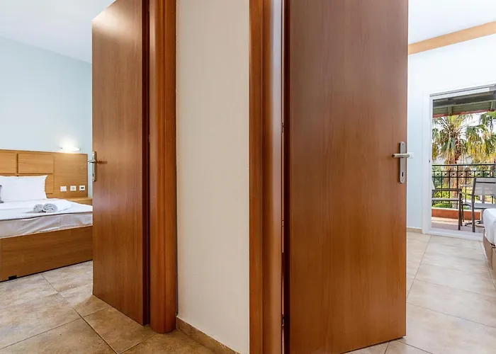 Apart-hotel Aloni 4*