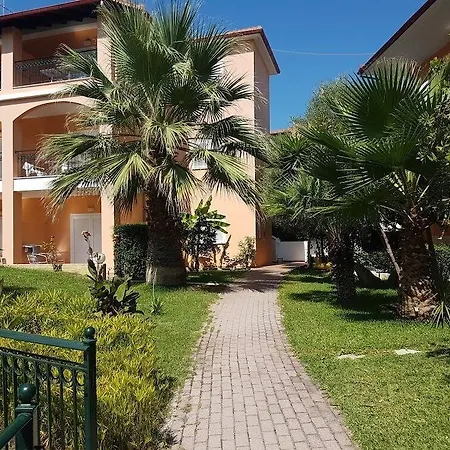 Aloni Aparthotel 2*